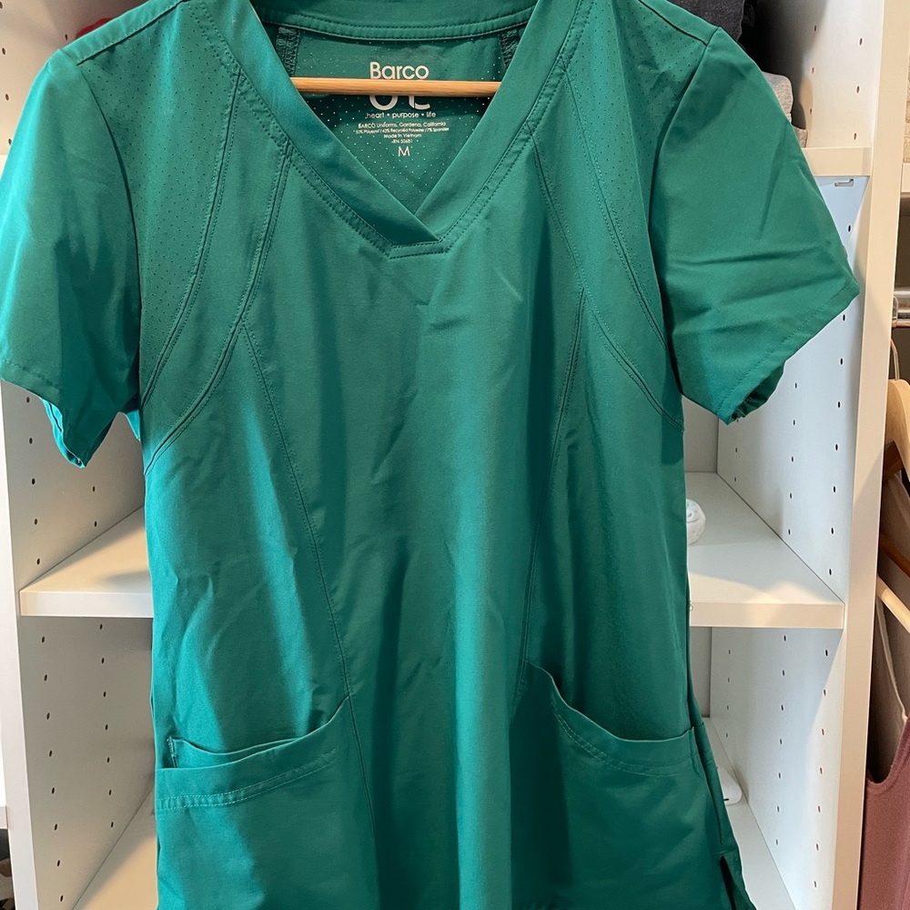 Barco One Scrubs